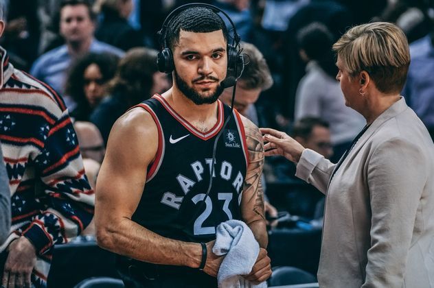 她的发球速 她的发球速