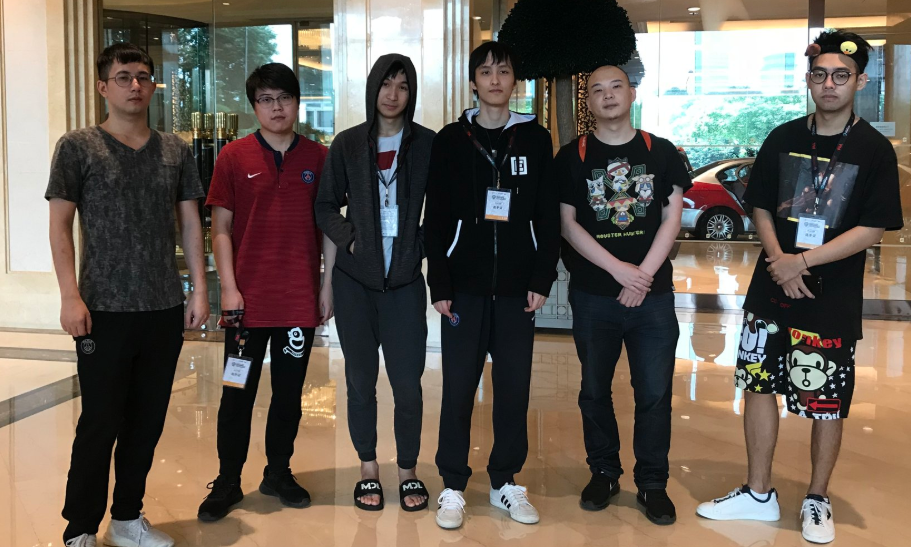 那不勒斯的 那不勒斯的